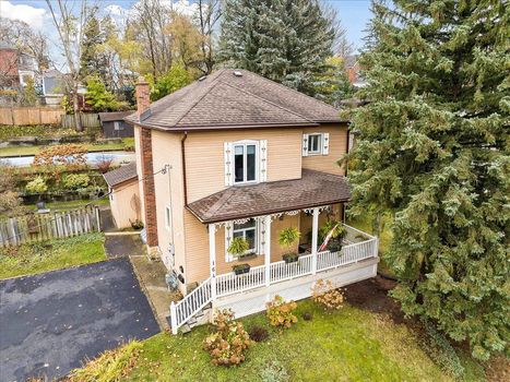 164 Queen Street East (2)