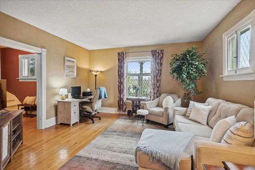 164 Queen Street East (3)