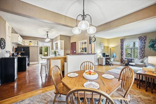 164 Queen Street East (6)