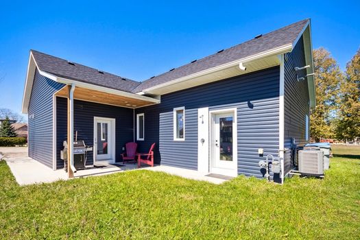 3724 Crest Beach Road South (23)