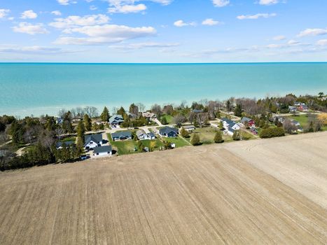 3724 Crest Beach Road South (29)