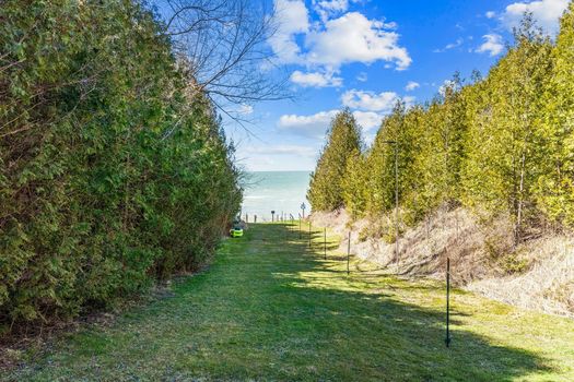 3724 Crest Beach Road South (32)