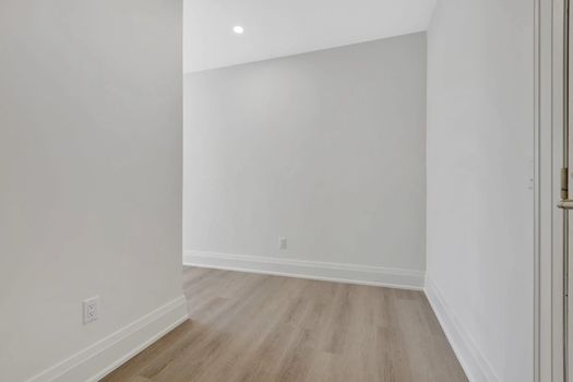 407-6523 Wellington Rd (15)