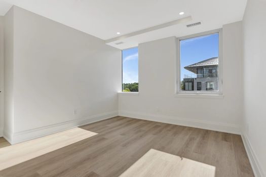 407-6523 Wellington Rd (28)