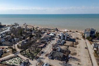 41-45 Ontario Street S 12