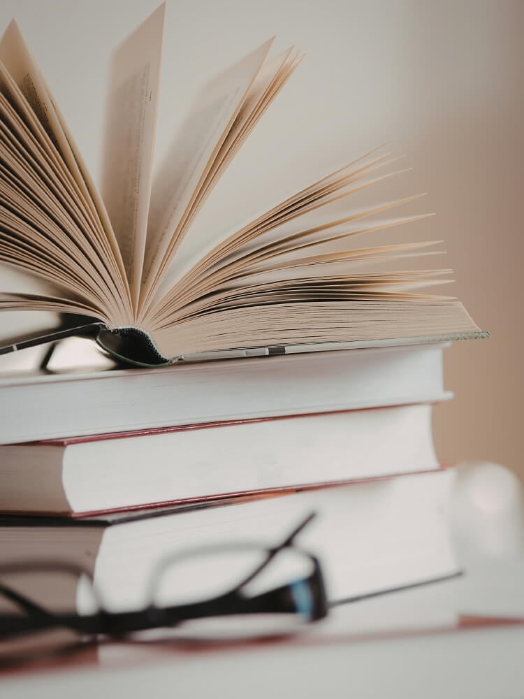 <span class="fd-body-font text-uppercase big-letter-spacing font-500 mb-3 d-block">Marketing That Elevates</span>Storytelling That Gives the Home a Voice