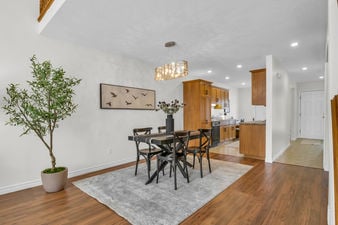 17_480 douglas st, 13- 015