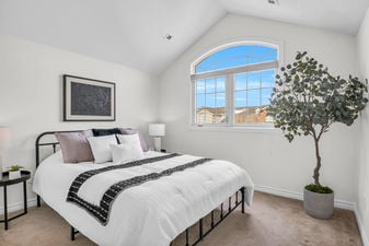 35_480 douglas st, 13- 033