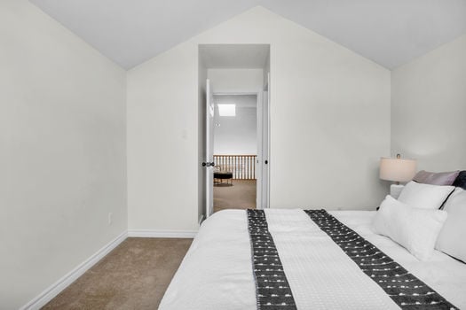 37_480 douglas st, 13- 035