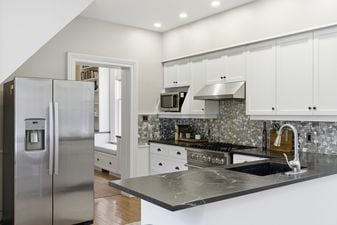 35_30 shrewsbury st- 027