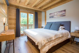 bedroom1- tech