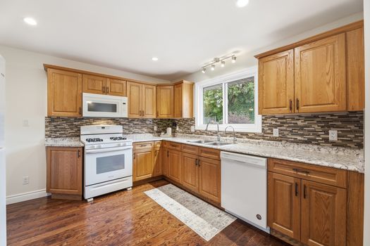 17_43 alison ave- 017