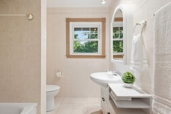 68_43 guthrie ave- 057