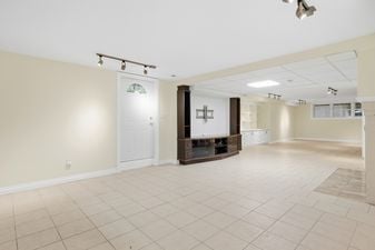 73_43 guthrie ave- 062