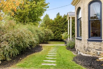 76_18 hawarden ave- 065