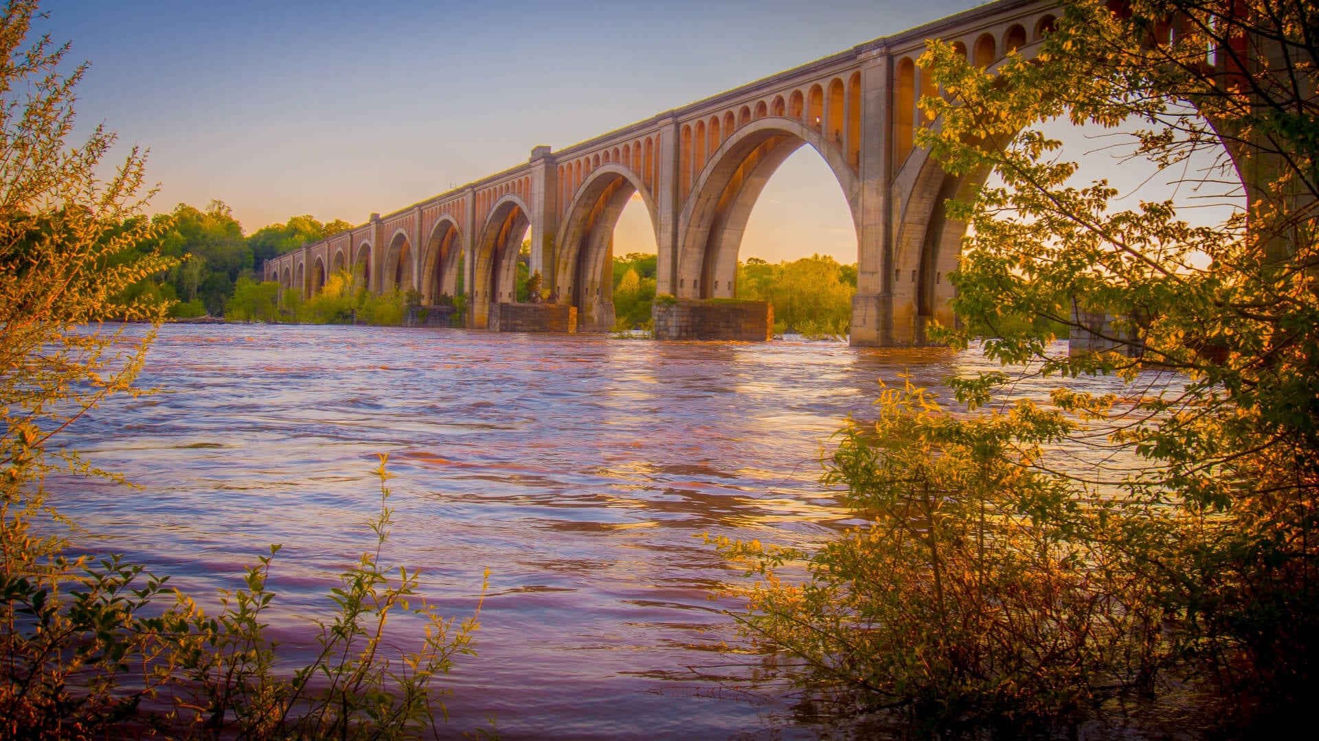 Bridge in Richmond Virginia over the water