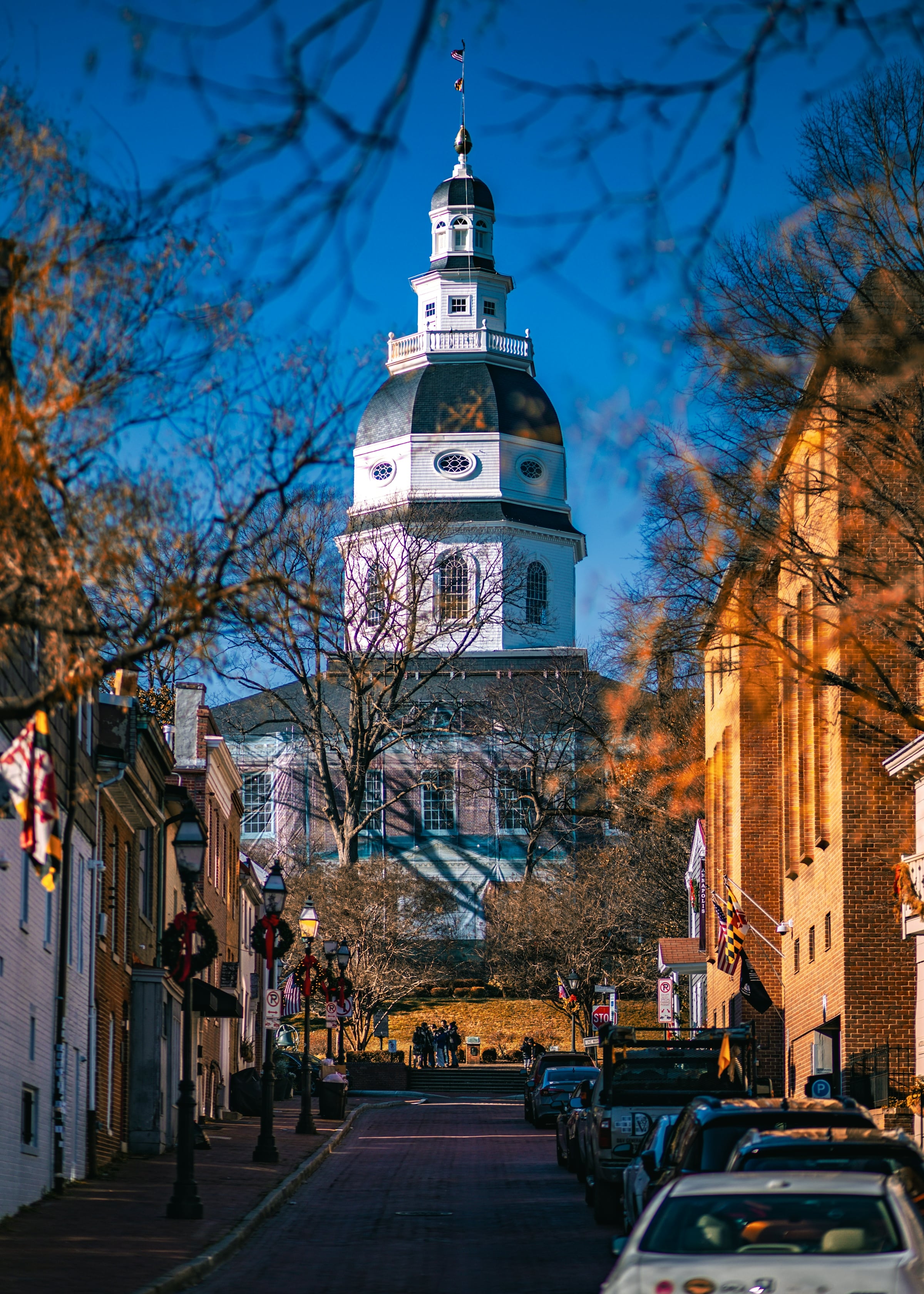 annapolis-md-state-house-dome-historic-main-street