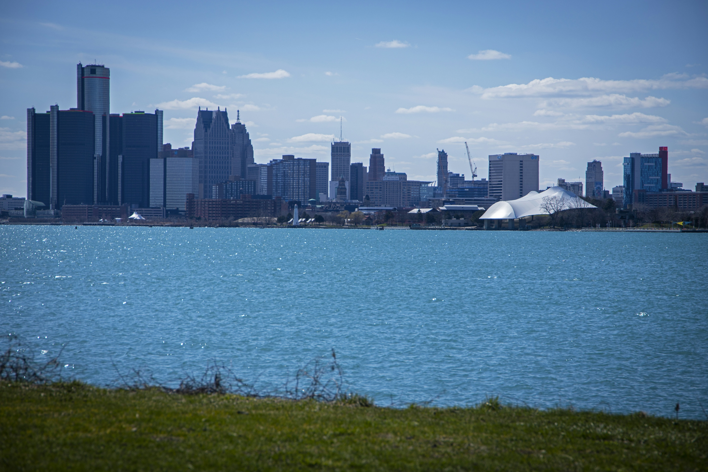detroit-mi-renaissance-center-riverfront-relocation