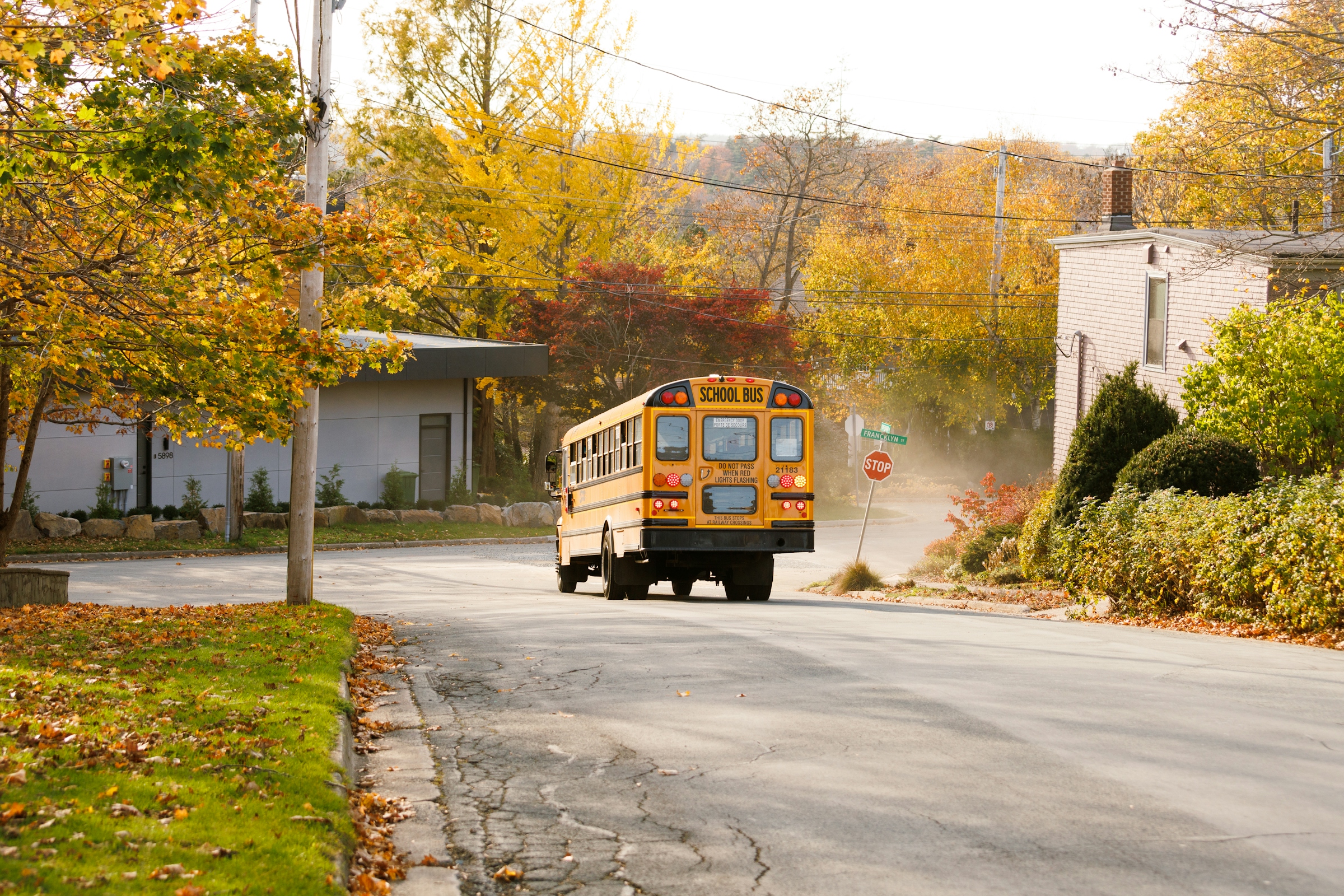 huguenot-high-school-richmond-va-school-bus-street