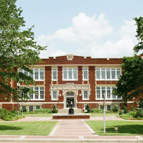Best Neighborhoods Near Midlothian High School in Chesterfield VA: A Real Estate Agent's Guide