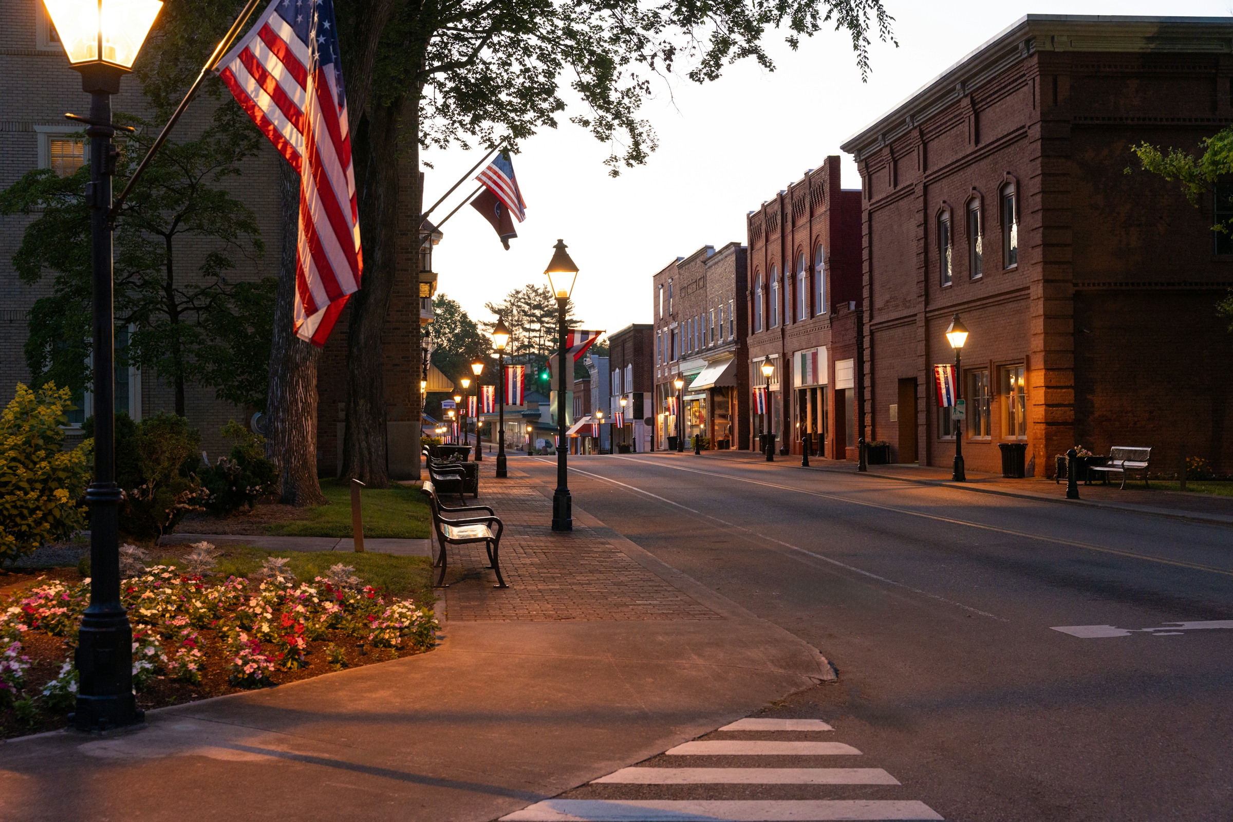 richmond-small-towns-commuters-main-street
