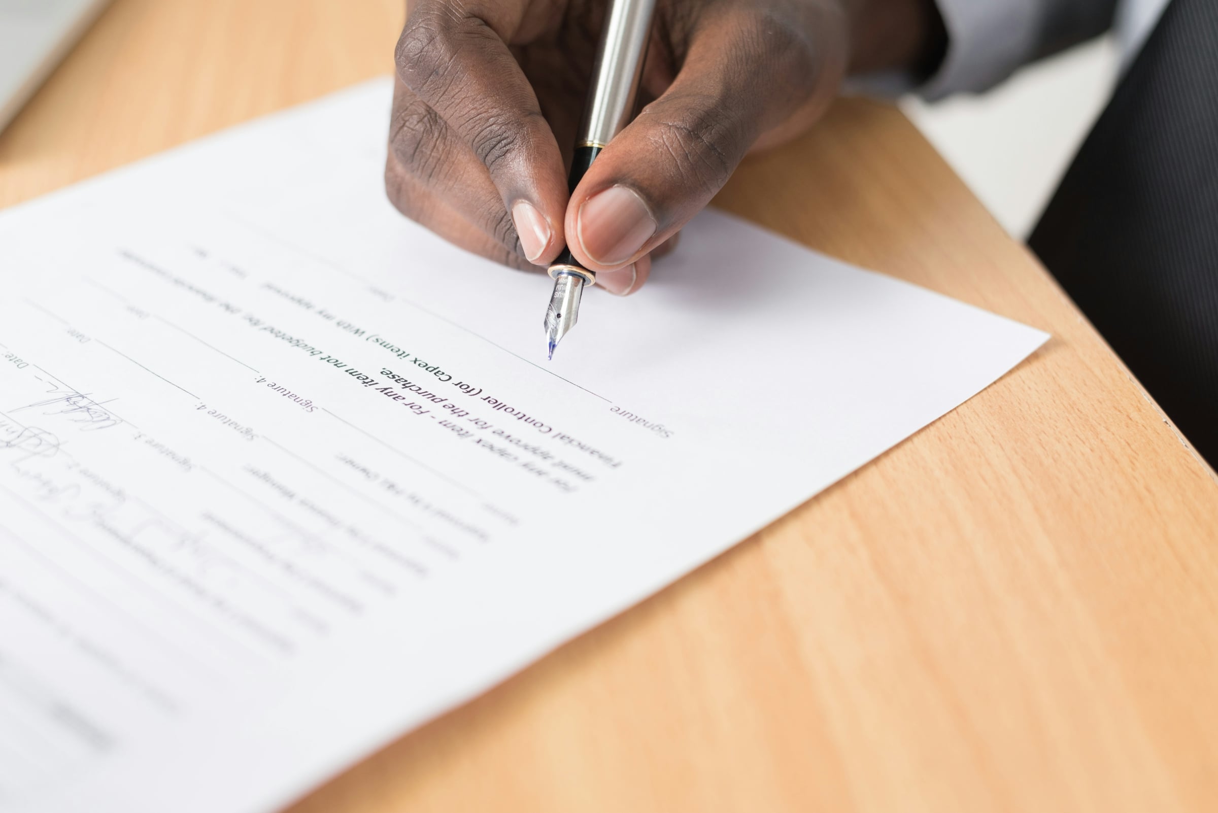 richmond-va-signing-closing-contract-fountain-pen
