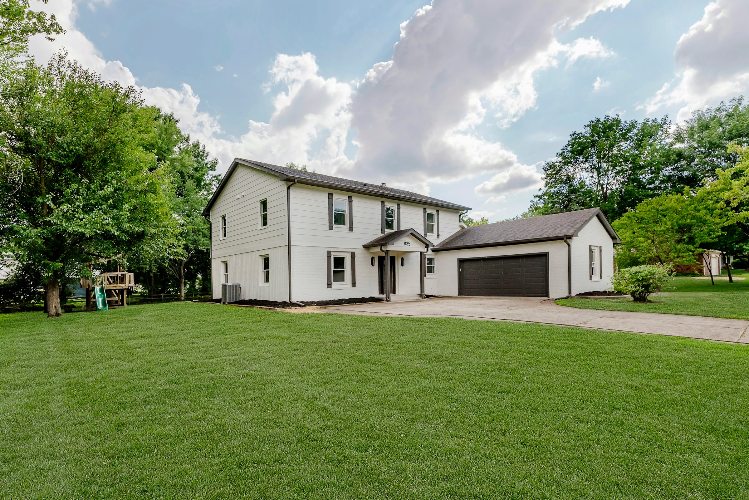 richmond-va-white-two-story-garage-400k-500k