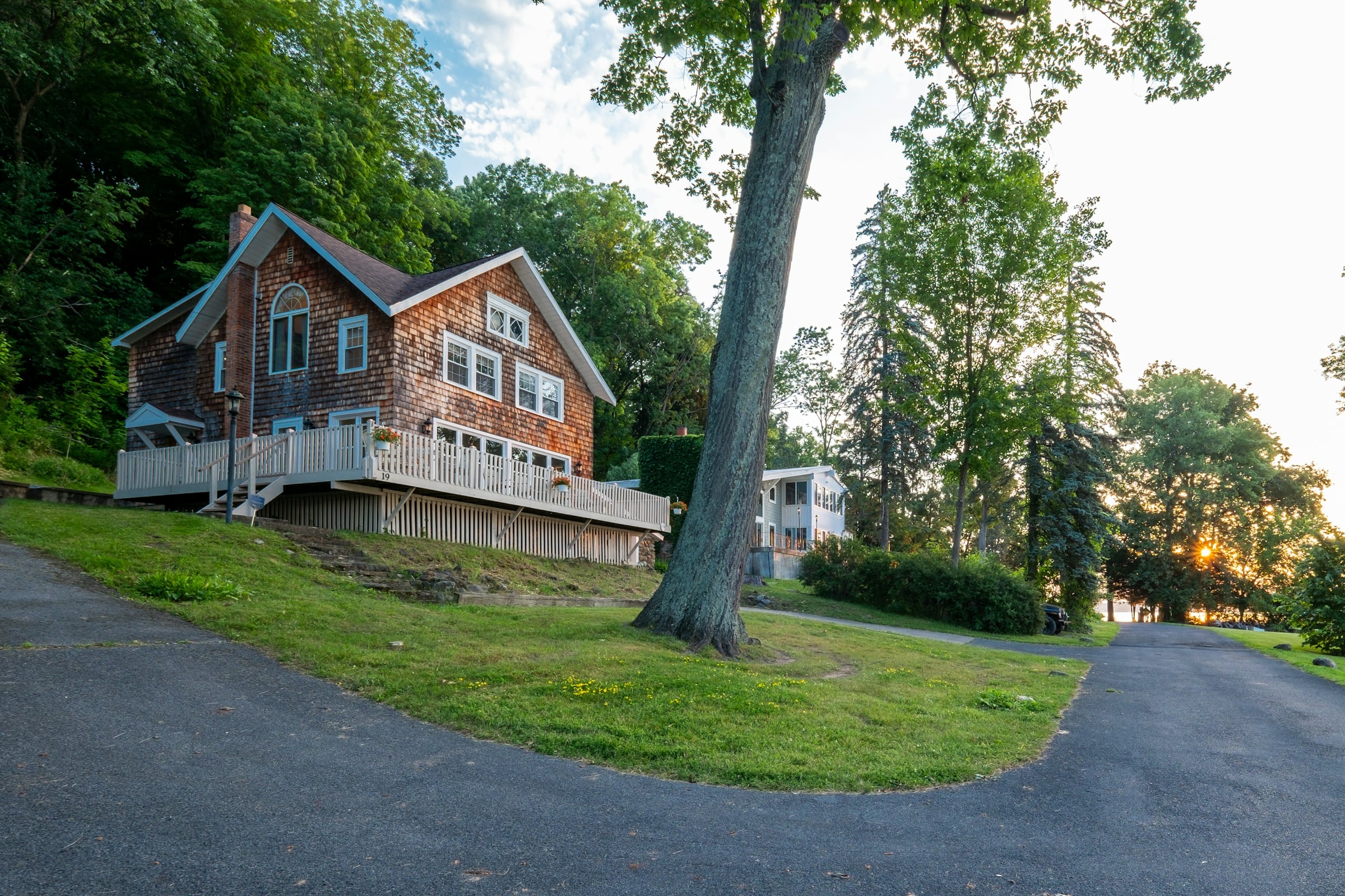stratford-hills-richmond-va-home-wooded-hillside