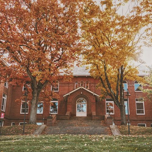 Richmond-Area Neighborhoods Within a Short Drive of the Area's Private Schools: What Is Near Each Campus