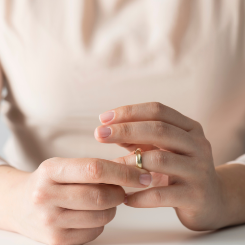 How to Keep Divorce Private While Your House Is on the Market