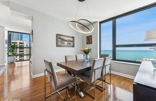 15_1160SMichiganAve_3805_369002_DiningRoom_MRED_2000x1333