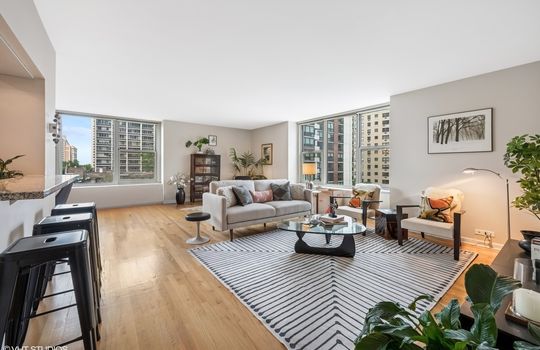 05_1325NStatePkwy_7A_900001_LivingArea_Small