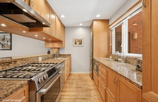 06_1904NMohawkSt_26_5_Kitchen_Small