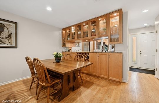 08_1904NMohawkSt_26_92_KitchenDiningRoom_Small