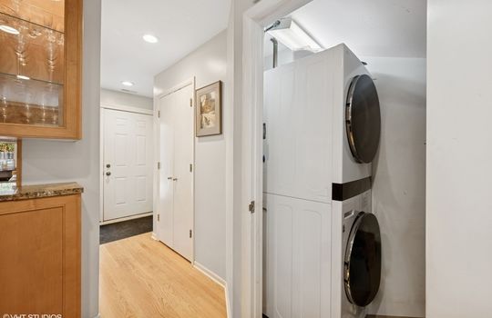 10_1904NMohawkSt_26_900003_LaundryRoom_Small