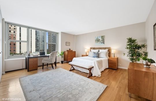 13_1325NStatePkwy_7A_14_PrimaryBedroom_Small