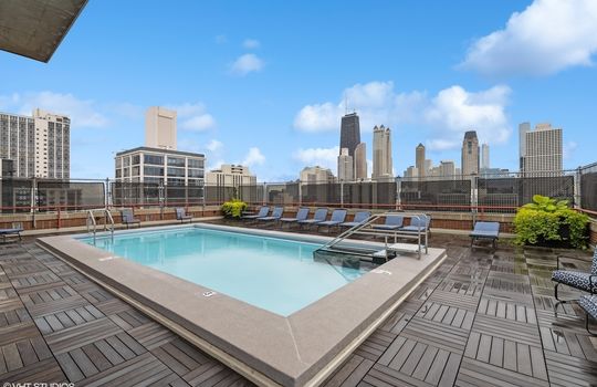 23_1325NStatePkwy_7A_900011_PoolandSundeck_HiRes