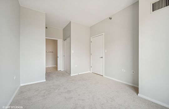 07_1E8thSt_606u_178001_PrimaryBedroom_Small