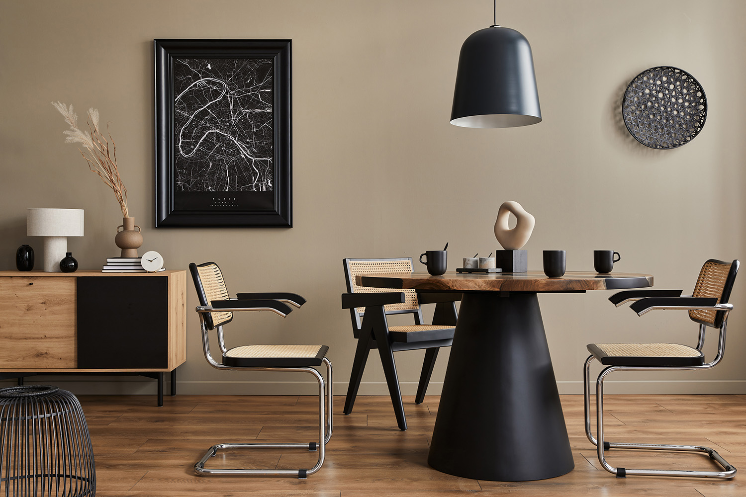 Modern,Composition,Of,Dining,Room,Interior,With,Design,Wooden,Table,