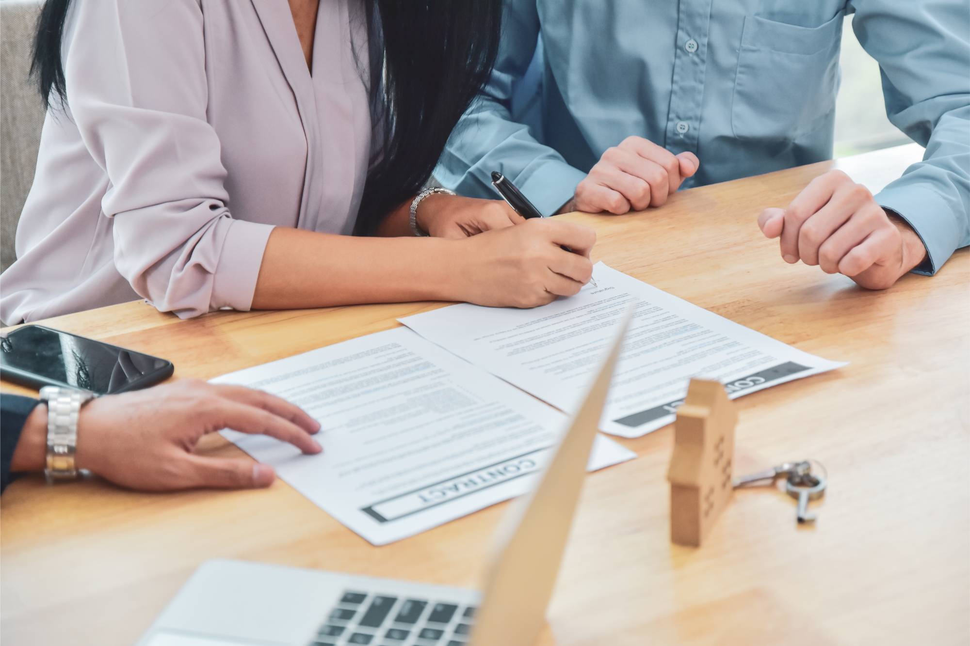 signing business contract agreement