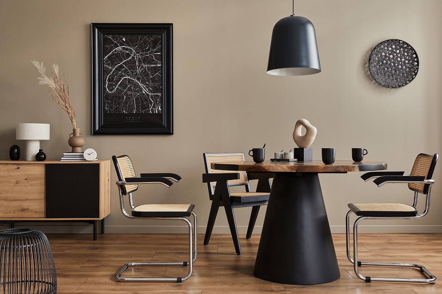 Modern,Composition,Of,Dining,Room,Interior,With,Design,Wooden,Table,