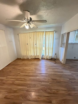 453917DE-79B8-4B1D-AC09-1E9D17119B61