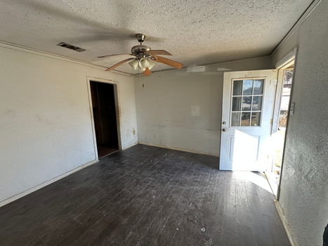 163589B4-4546-4DEB-90C5-7D6F32BF7779