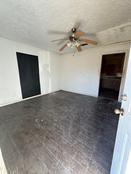 2B88855A-2DF1-4DEA-AA80-02714181BCCB