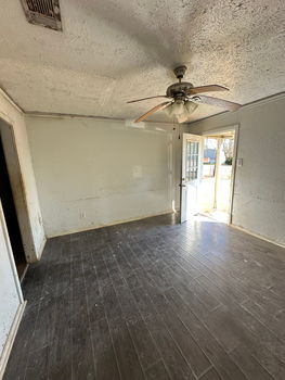 6E36522C-7866-40CF-9C38-3D7EFCBAA0F2