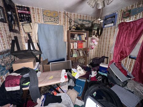 7B686D0D-93FB-45E4-A203-27DE9D87ECE7