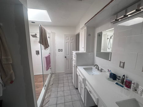 8C661F57-2BE0-4AD5-B51D-26F520223733