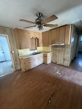 A00CFEA5-8F5D-4BEE-A086-FABA763E5C5B