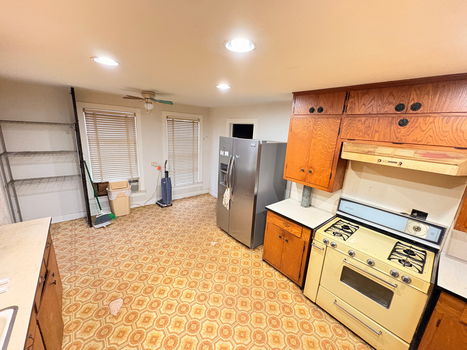 153DCA92-6C25-4E1C-ABF7-D021646A6D86