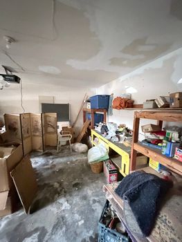 1D78F425-08B5-47DA-964B-6B686196AF54